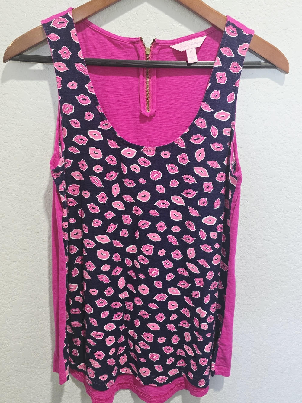 Lilly Pulitzer Tank Top Womens Medium Pink Lip Print Sleeveless Scoop Neck